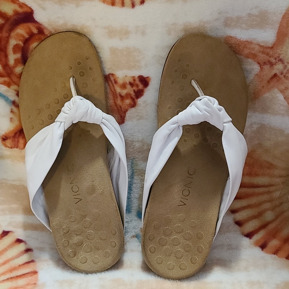 Vionic Sandals Size 9